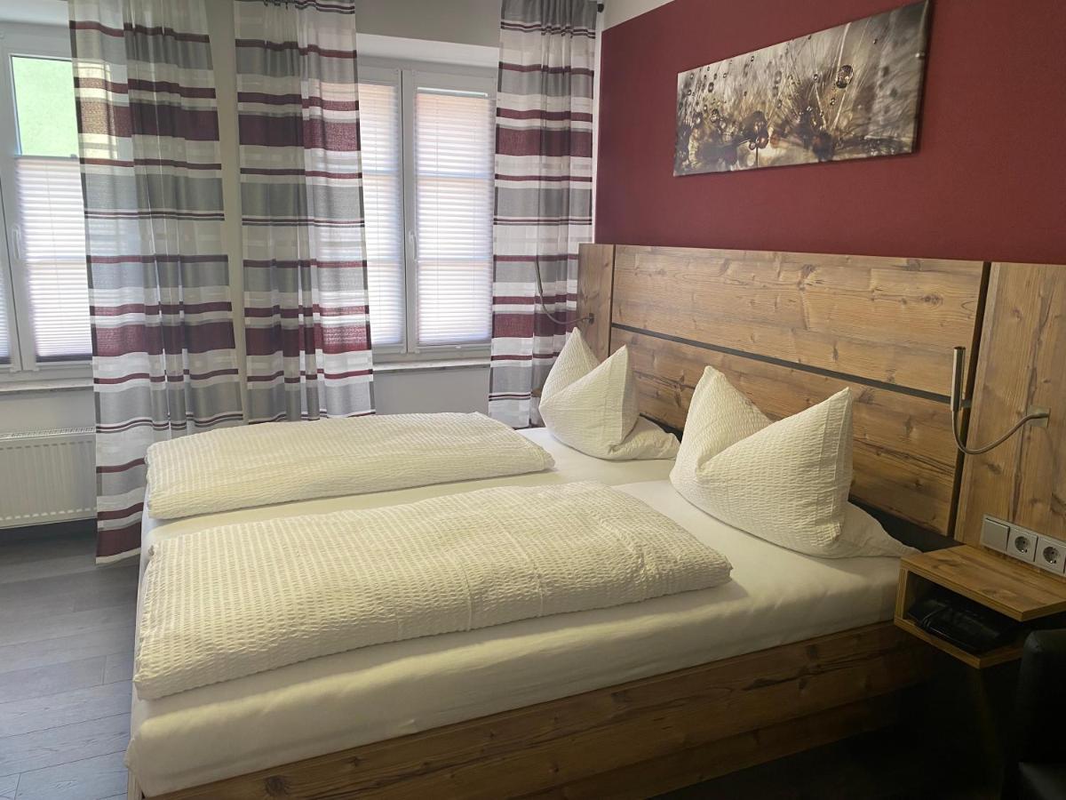 Hotel-Gasthof Zur Post Velburg Dış mekan fotoğraf