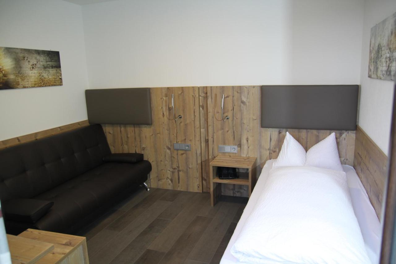 Hotel-Gasthof Zur Post Velburg Dış mekan fotoğraf