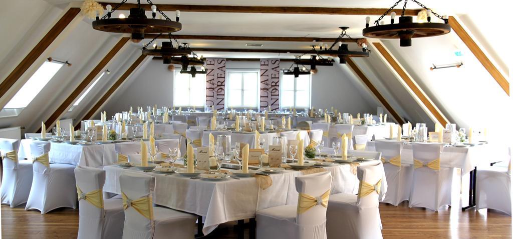 Hotel-Gasthof Zur Post Velburg Dış mekan fotoğraf