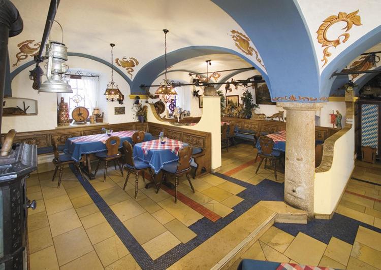 Hotel-Gasthof Zur Post Velburg Dış mekan fotoğraf